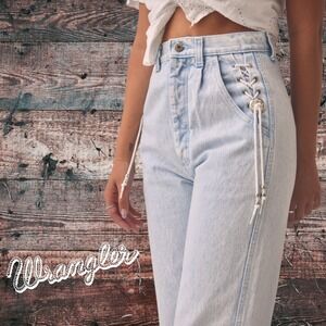 VTG Wrangler Womens Silverlake Western Bareback Bolo Tie Jean Light Wash 24Wx34L